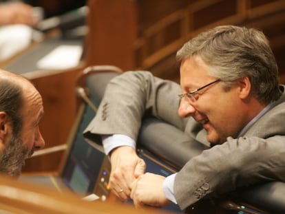 Alfredo P&eacute;rez Rubalcaba y Jos&eacute; Blanco, en el Congreso.