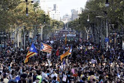 Huelga general en Cataluña. Manifestación por el Paseo de Gracia.