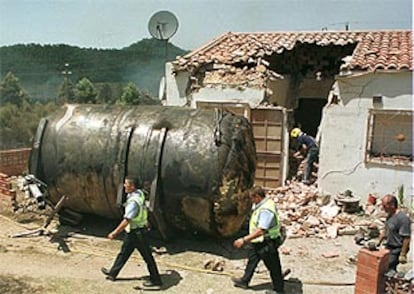 Imagen del estado en el que quedó el camión cisterna tras el accidente.