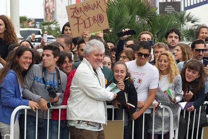 8. Almodóvar celebra su cumpleaños
	

	Relatos salvajes, dirigida por Daniel Szifron y producida por Pedro, es la película más taquillera del cine argentino. El director español tenía algo más que celebrar en San Sebastián: su 65 cumpleaños. Los fans, y los correspondientes carteles de felicitación, le recibieron calurosamente a su llegada. ¡Felicidades!