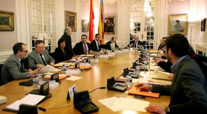 Los diputados en la Junta de Portavoces de las Cortes valencianas.