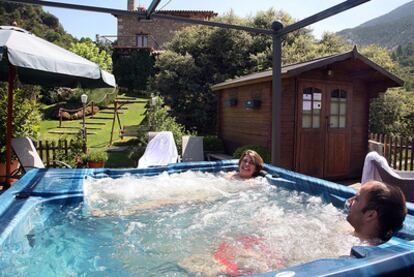 La escapada a casas rurales es una opción popular entre los turistas españoles a la hora de elegir destino.