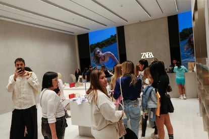 Apertura de una tienda de Zara en Caracas, el 25 de abril.