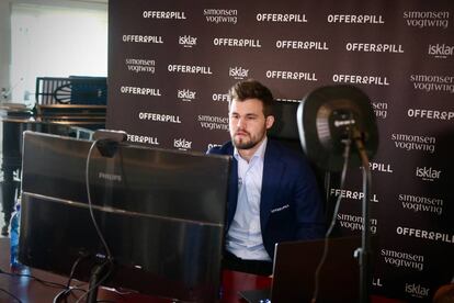 Magnus Carlsen, en su casa de Oslo durante una de las partidas del torneo Lindores Abbey