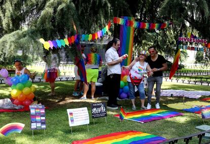 Ambiente durante la manifestación del Orgullo en Madrid. 