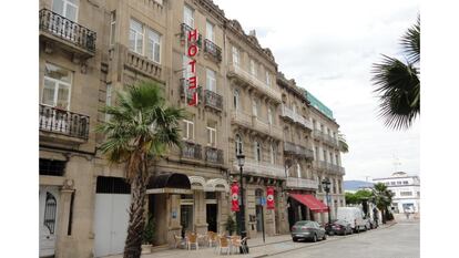 Exterior of the Compostela Vigo hotel.