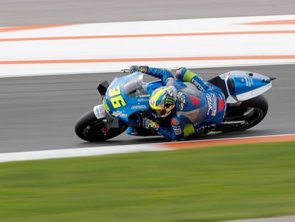 Joan Mir, rodando en pista del circuito Ricardo Tormo de Cheste (Valencia) durante los entrenamientos clasificatorios del GP de Valencia 2020.