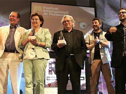 Toni Isbert, Beatriz Carvajal, Antonio Mercero, Juanma Bajo Ulloa y el director del festival, Borja Crespo, en la gala de inauguración del viernes.