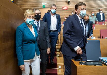 En la imagen, la consejera de Sanidad, Ana Barceló y el presidente de la Generalitat  Ximo Puig, en el debate de Política General en las Cortes.