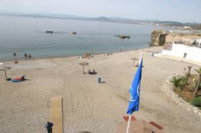 Panorámica de la la playa La Rivera de Ceuta, distinguida por su limpieza y cuidados. EFE/Archivo