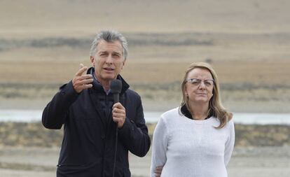 Mauricio Macri junto a la gobernadora santacruceña, Alicia Kirchner.