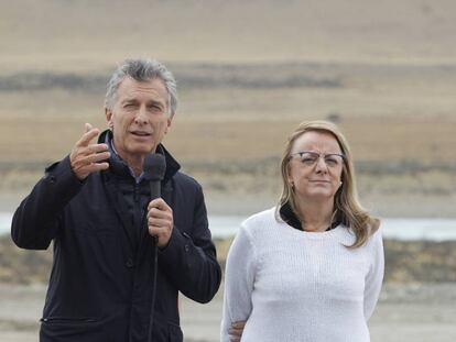 Mauricio Macri junto a la gobernadora santacruceña, Alicia Kirchner.