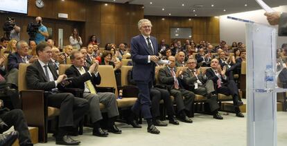 Franz Heukamp (Iese), Jos&eacute; Manuel Vargas (Aena), Sebasti&aacute;n Albella (CNMV), Hilario Albarrac&iacute;n (KPMG), Antonio V&aacute;quez (IAG), Manuel Polanco (PRISA) y Eduardo D&aacute;vila (Aon), durante el V Foro Anual del Consejero.