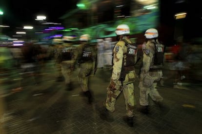 Policía Militar de Bahia en el Carnaval de 2015.