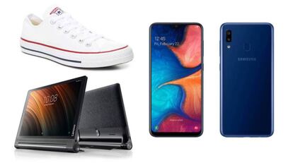 De izquierda a derecha: zapatillas Converse Chuck Taylor All Star, tablet Lenovo Yoga Tab 3 Plus y teléfono móvil Samsung Galaxy A20.