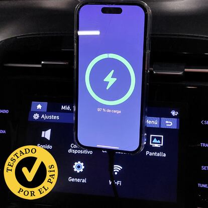 Dispositivos para cargar tu teléfono mientras conduces. EL PAÍS ESCAPARATE.