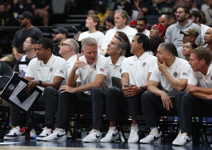 Steve Kerr (2-L) head coach of the US reacts during the International Basketball Week game between USA and Germany in Abu Dhabi, United Arab Emirates, 20 August 2023.