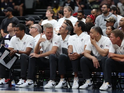 Steve Kerr (2-L) head coach of the US reacts during the International Basketball Week game between USA and Germany in Abu Dhabi, United Arab Emirates, 20 August 2023.
