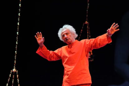 Un instante de 'Autobiografía de un yogui', un espectáculo de Rafael Álvarez 'El Brujo'.