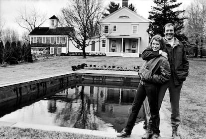 Martha y Andrew Stewart retratados en su casa el 24 de marzo de 1980.