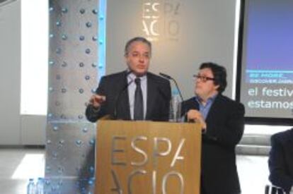 Alberto Andreu, director de reputaci&oacute;n y responsabilidad corporativas de Telef&oacute;nica, y Pablo Pineda, embajador de los Ability Awards, presentan los premios.