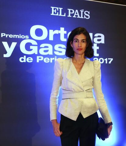 La directora de comunicación de Zara, Mercedes Domecq, momentos antes del comienzo de la ceremonia de entrega de los Premios Ortega y Gasset.