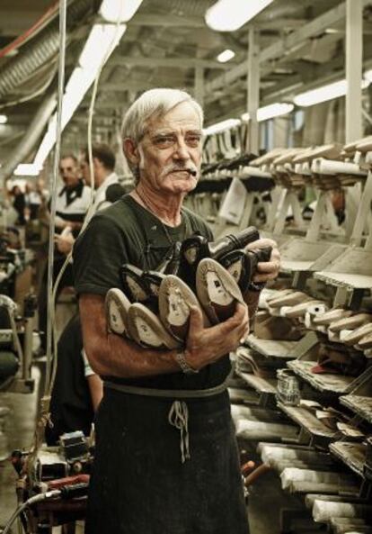 NeroGiardini produce 18.000 pares de zapatos al día.
