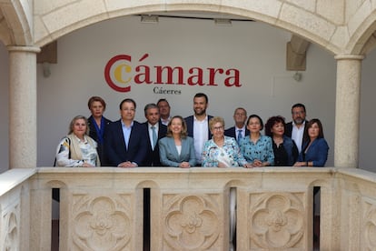 La Cámara de Comercio de Cáceres ha pedido a la vicepresidenta primera del Gobierno, Nadia Calviño, un tratamiento fiscal favorable y diferenciado para Extremadura, con el fin de facilitar la instalación de pymes en el mundo rural y frenar la despoblación.