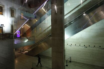 Reflejo con las escaleras mecánicas del CCCB ayer por la tarde.