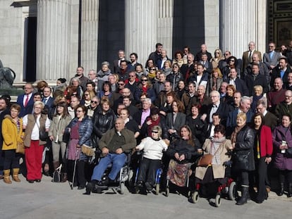 La Asociación de Víctimas de Talidomida de España (Avite), este lunes en el Congreso.