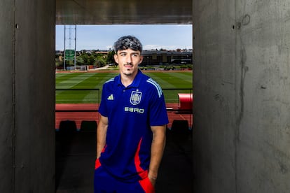 Diego López, jugador del Valencia C.F., en la concentración de la selección española de fútbol sub-21, en la Ciudad del Fútbol de las Rozas, en Madrid.
