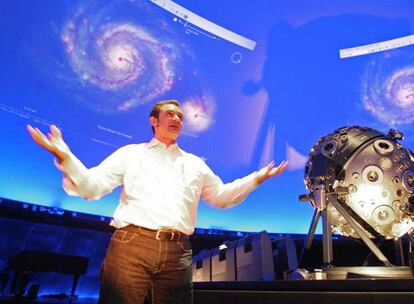 Samuel Widmann, presenta el Google Earth Sky.