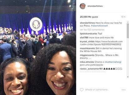 "Aquí estamos para mostrar nuestro amor al presidente", compartió Shonda Rhimes en una imagen en Instagram.