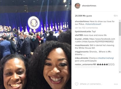 "Aquí estamos para mostrar nuestro amor al presidente", compartió Shonda Rhimes en una imagen en Instagram.