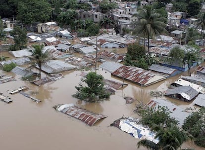 El Centro Nacional de Huracanes de Estados Unidos ha advertido de que la tormenta tropical Noel ha sido elevada a categoría de huracán.