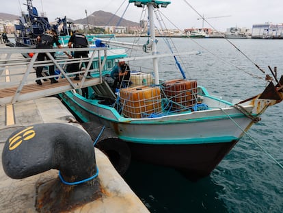 El pesquero 'Efesios5-20', interceptado este jueves en una operación contra el narcotráfico atracado en el puerto de Las Palmas de Gran Canaria.