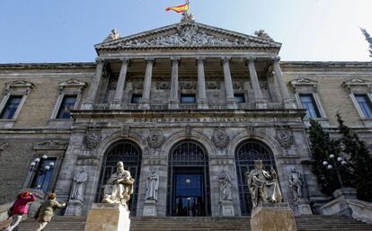 Fachada de la Biblioteca Nacional.