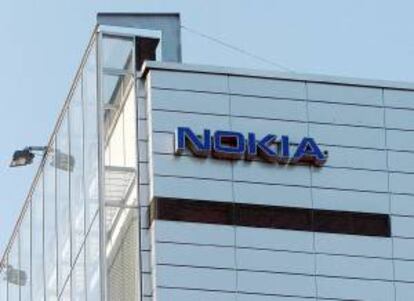 Fotografía de archivo del logo de Nokia en la sede central de la compañía. EFE/Archivo