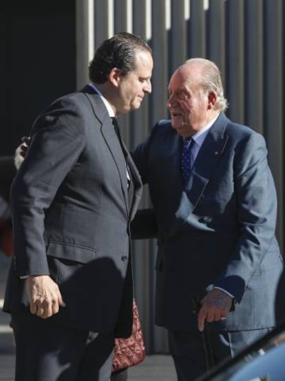 El rey emérito don Juan Carlos, en el funeral de Miguel Primo de Rivera y Urquijo, el pasado diciembre, en Madrid.