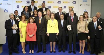 El Rey Juan Carlos y doña Sofía, junto a los galardonados.