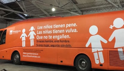 The bus of the Hazte Oír group in Madrid.