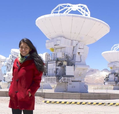 Peruvian astronomer Gabriela Calistro Rivera near the antennas of the European Southern Observatory in Chile.