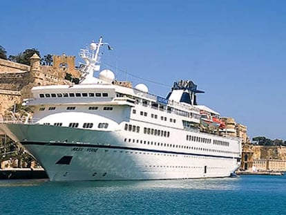 El crucero<i> Jules Verne</i> en otra escala en el puerto maltés de La Valeta.