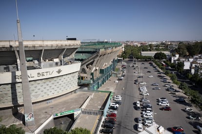 Zona anexa al estadio Bento Villamarín del Real Betis Balompié, donde está previsto que se levante el proyecto de ampliación. FOTO: PACO PUENTES (EL PAÍS).