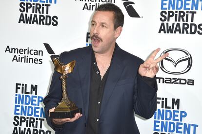 Adam Sandler (53 años)

El humorista lleva décadas siendo uno de los personajes más criticados y polarizantes de la meca del cine, pero Sandler ha demostrado este año que muchos se equivocaban con él. Su trabajo en Diamantes en bruto, considerado por la prensa como el mejor de su carrera, lo ha reinventado como figura de culto. Además, en cada nuevo millonario acuerdo de exclusividad con Netflix moldea el futuro de la industria cinematográfica.