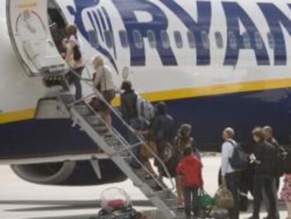 Avión de Ryanair en el aeropuerto de Stansted de Londres