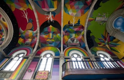 Los símbolos de otras culturas, muy presentes en la obra de Okuda.