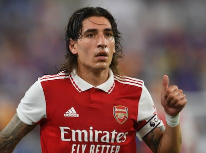 Héctor Bellerín en un partido con el Arsenal.