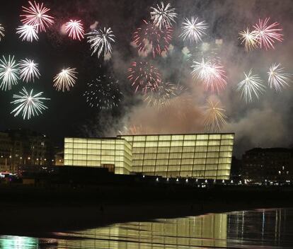 Espectáculo de fuegos artificiales de la firma austriaca Pyrovision durante la Semana Grande donostiarra.