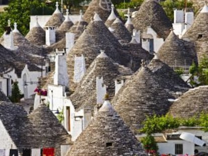 Las casas de techos cónicos de Alberobello, en Apulia (Italia).